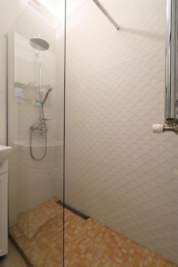 Lovely City Center Apartment - Free Minibar Bucarest Exterior foto